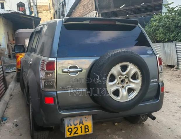 Suzuki Escudo 2009 Gray