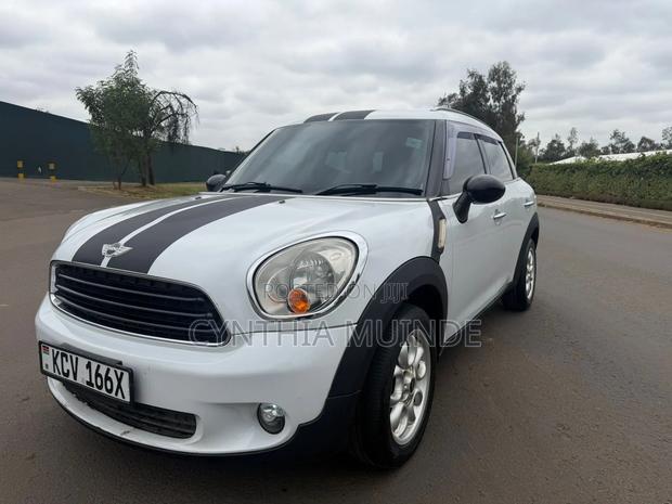 Mini Cooper 2012 White