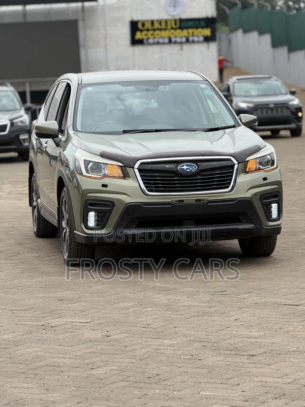 Subaru Forester Premium AWD 2019 Green