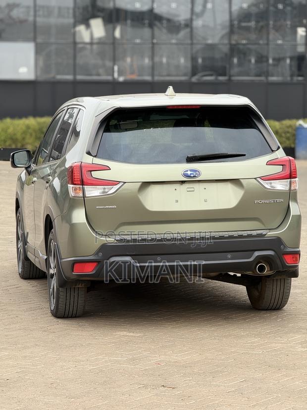 Subaru Forester Premium AWD 2019 Green