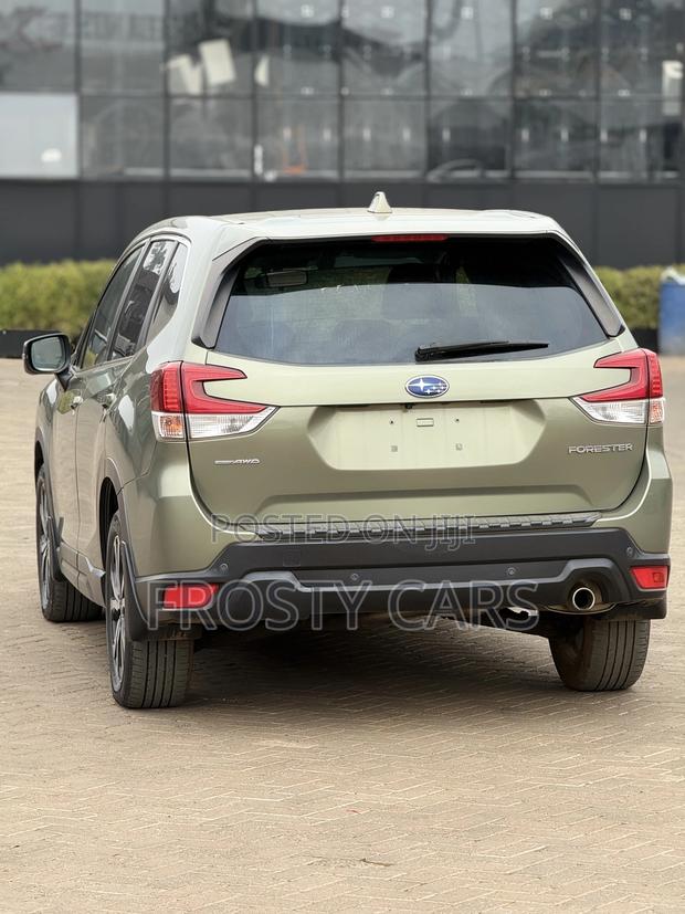 Subaru Forester Premium AWD 2019 Green