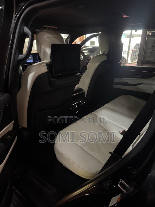 Lexus LX 2022 Black
