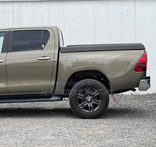 Toyota Hilux Revo Double Cab Deisel 2.4 AWD 2022 Green