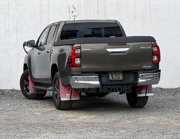 Toyota Hilux Revo Double Cab Deisel 2.4 AWD 2022 Green