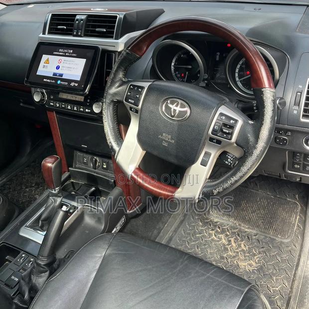Toyota Land Cruiser Prado 2017 White