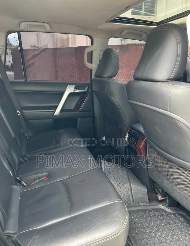 Toyota Land Cruiser Prado 2017 White