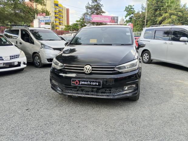 Volkswagen Touran 2017 Black