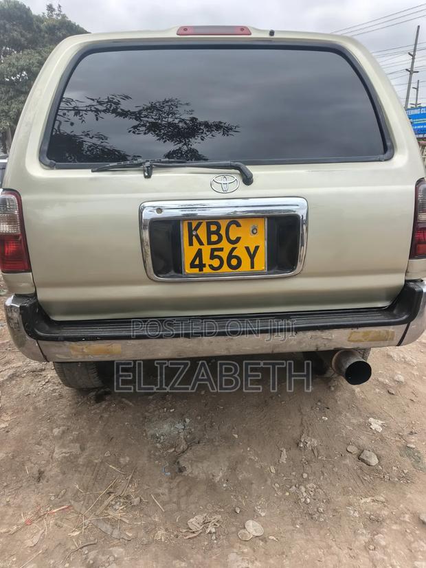Toyota Hilux Surf 2001 Beige