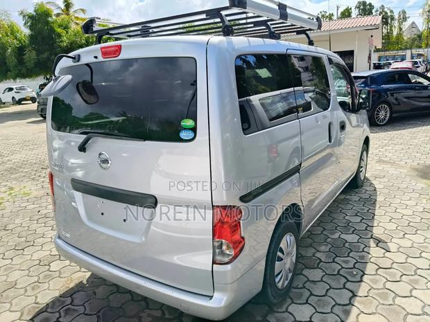 Nissan NV200 2018 Silver