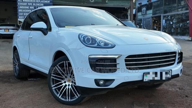 Porsche Cayenne Platinum Edition AWD 2018 White