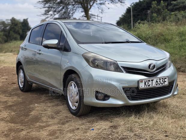 Toyota Vitz 2011 Green