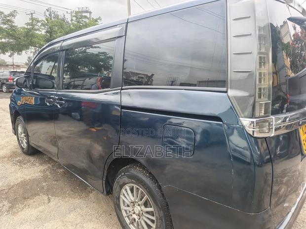 Toyota Voxy SV Premium 2014 Black