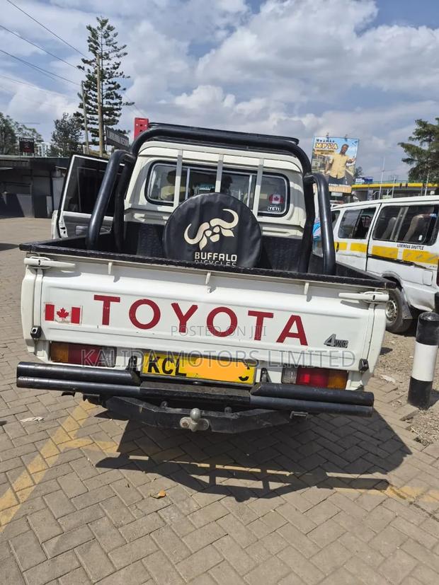 Toyota Land Cruiser 2016 Pearl