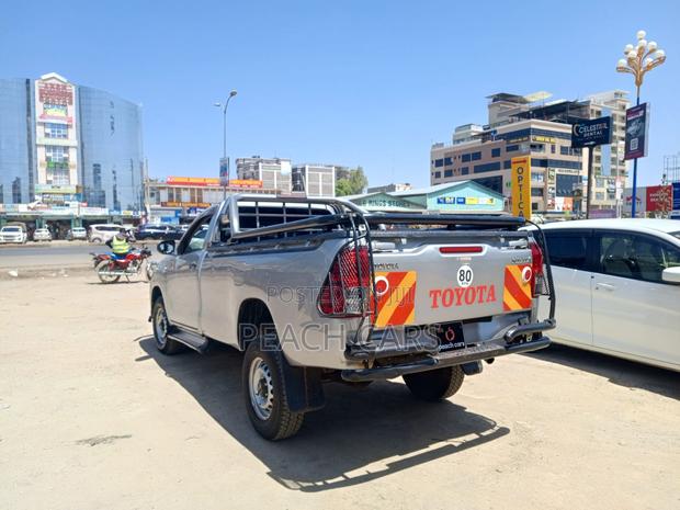 Toyota Hilux 2018 Silver