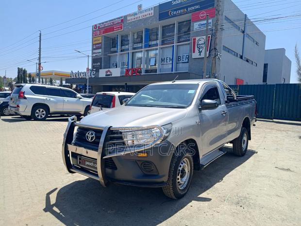 Toyota Hilux 2018 Silver