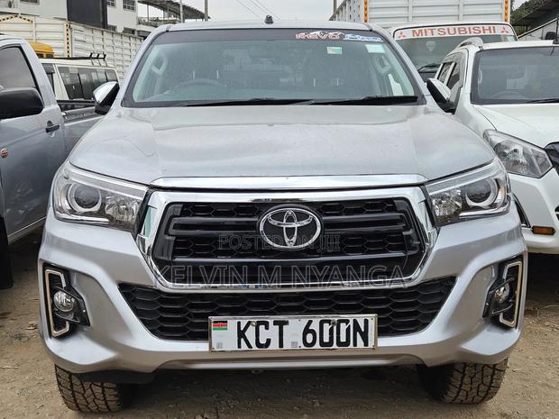 Toyota Hilux 2018 Gray