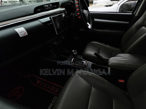 Toyota Hilux 2018 Gray