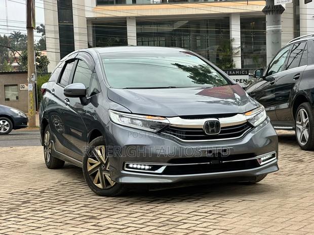 Honda Fit Shuttle 2019 Gray