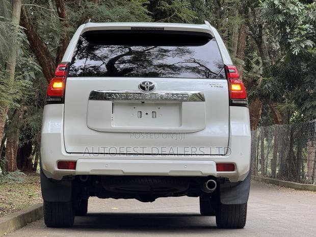 Toyota Land Cruiser Prado 2.7 2021 White