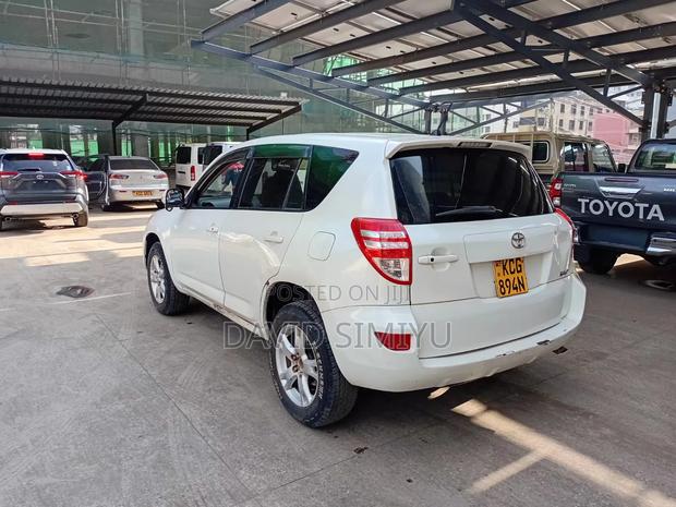 Toyota RAV4 2008 White