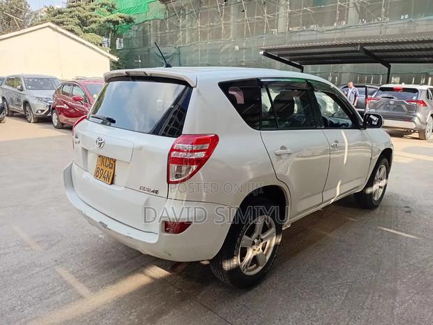 Toyota RAV4 2008 White
