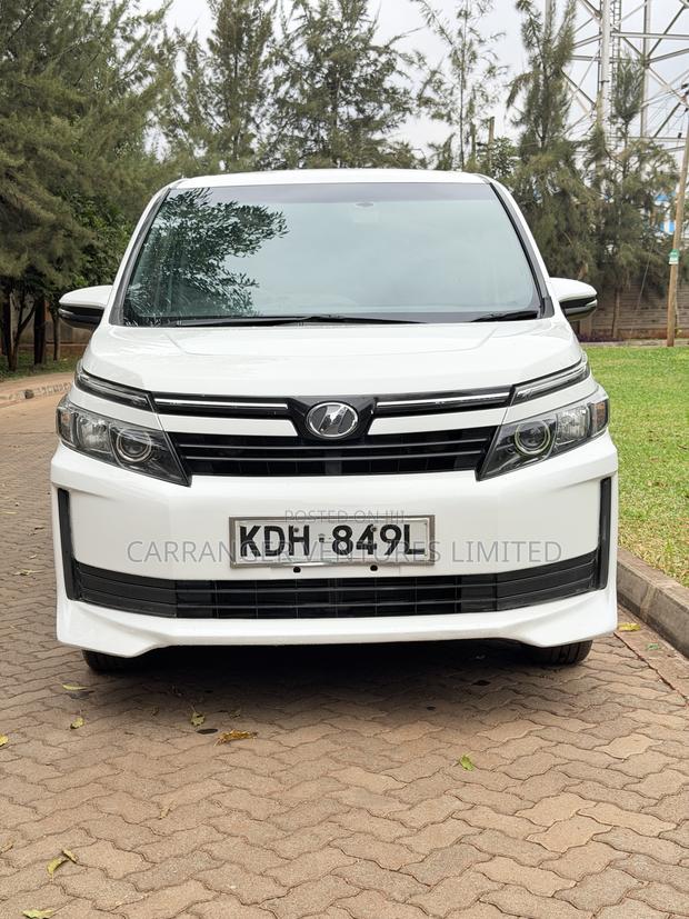 Toyota Noah 2015 White