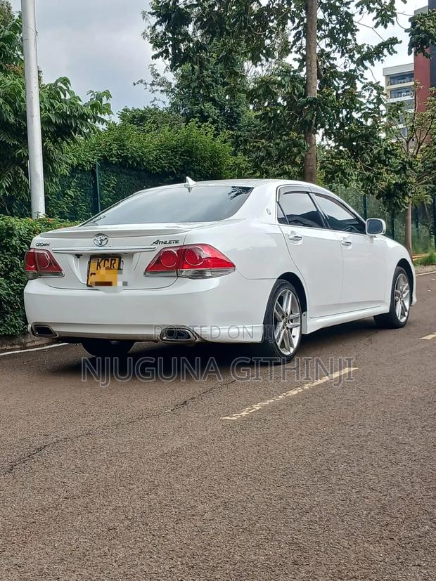 Toyota Crown 2012 White