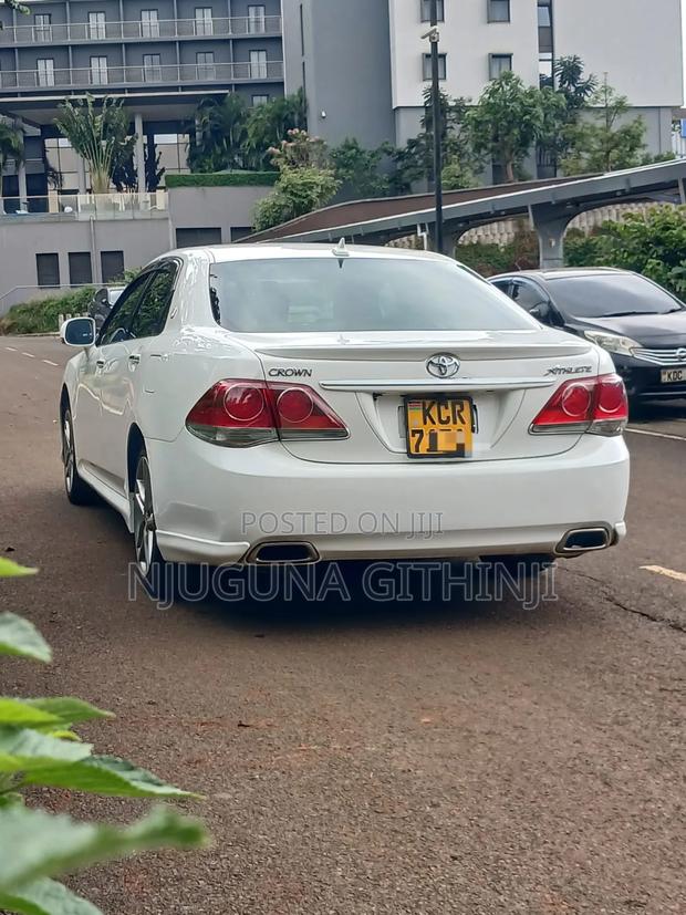 Toyota Crown 2012 White