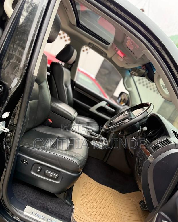Toyota Land Cruiser 2016 Black