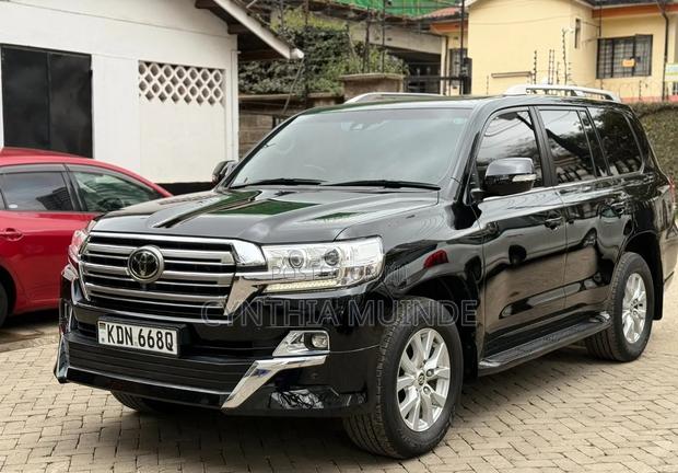 Toyota Land Cruiser 2016 Black