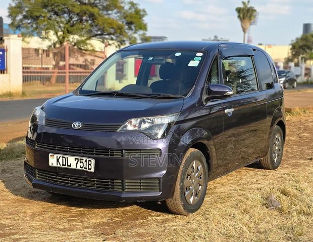 Toyota Spade 2014 Purple
