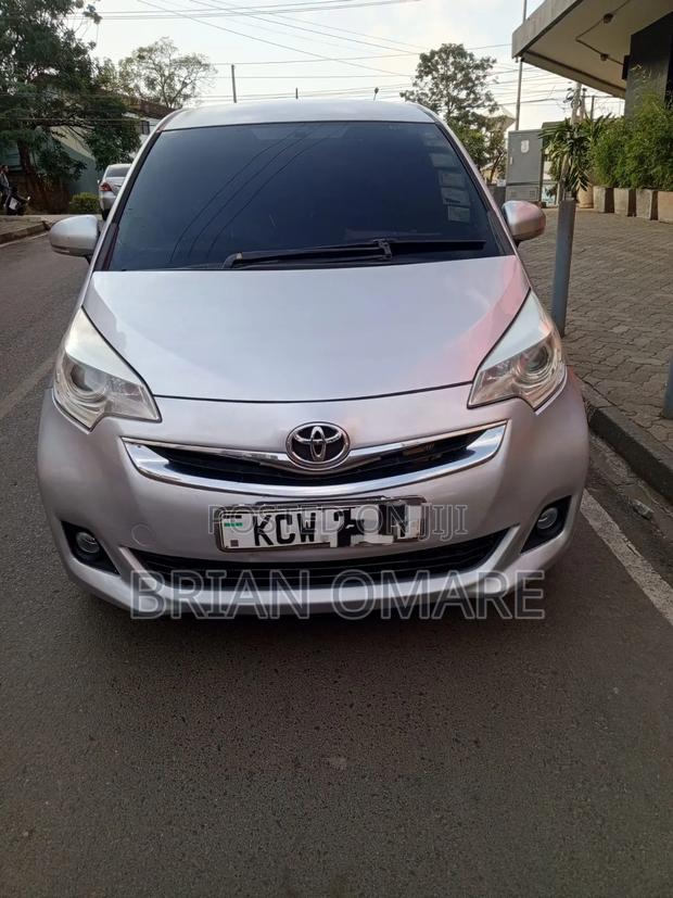 Toyota Ractis 2014 Silver