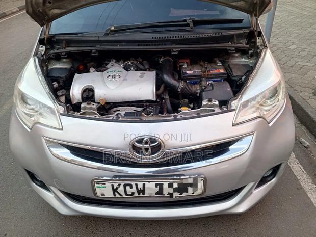 Toyota Ractis 2014 Silver