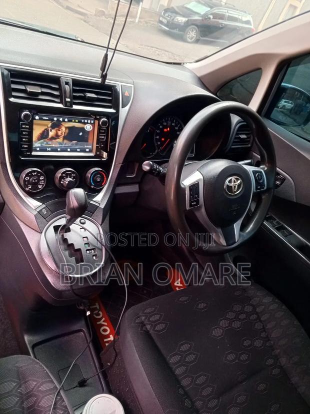 Toyota Ractis 2014 Silver