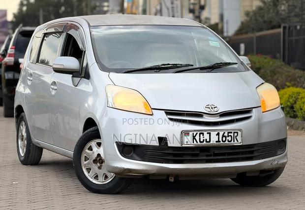 Toyota Passo Sette 2009 White
