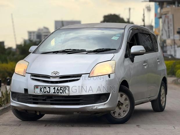Toyota Passo Sette 2009 White