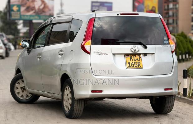 Toyota Passo Sette 2009 White