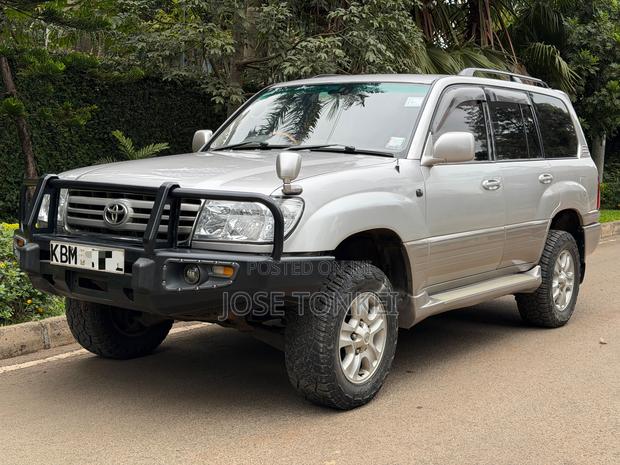 Toyota Land Cruiser HDJ 100 2003 Silver