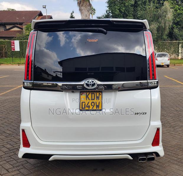 Toyota Noah 2.0 FWD (7 Seater) 2018 White