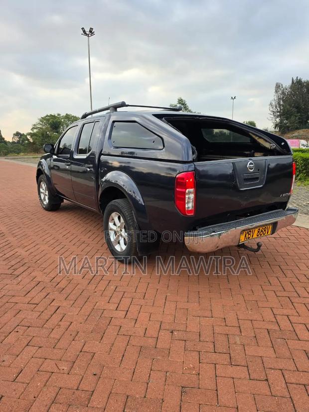 Nissan Navara 2007 Blue
