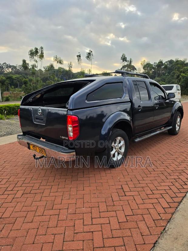Nissan Navara 2007 Blue