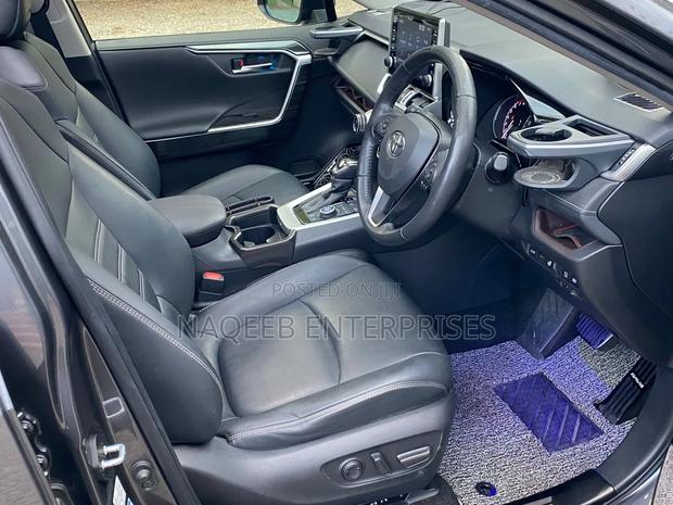 Toyota RAV4 2020 Gray