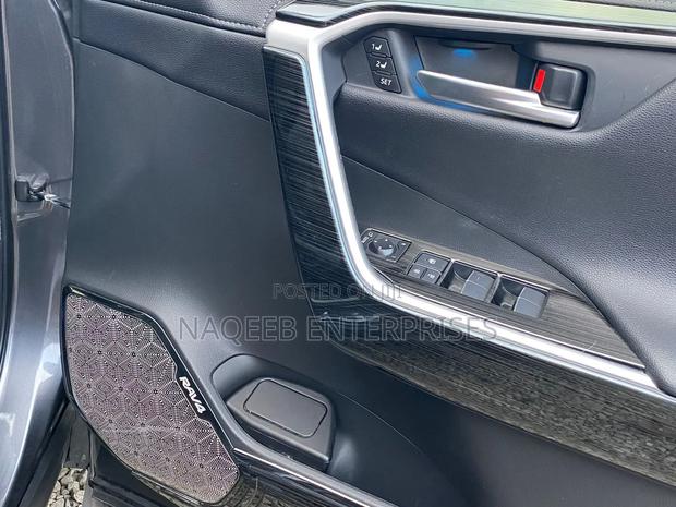 Toyota RAV4 2020 Gray