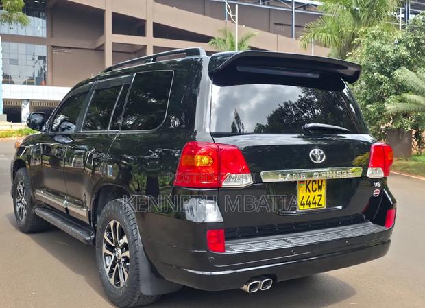 Toyota Land Cruiser Prado 2012 Black