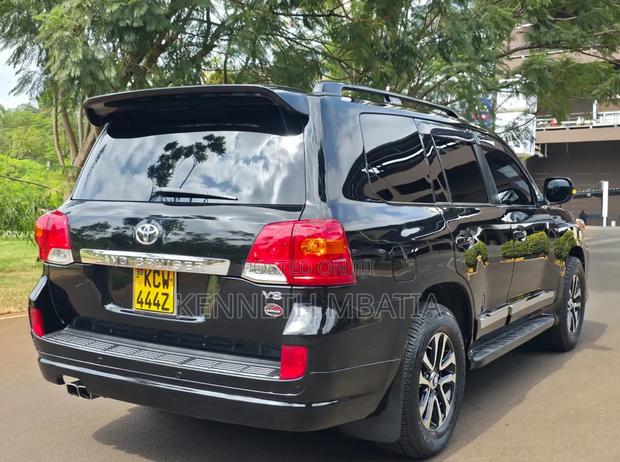 Toyota Land Cruiser Prado 2012 Black
