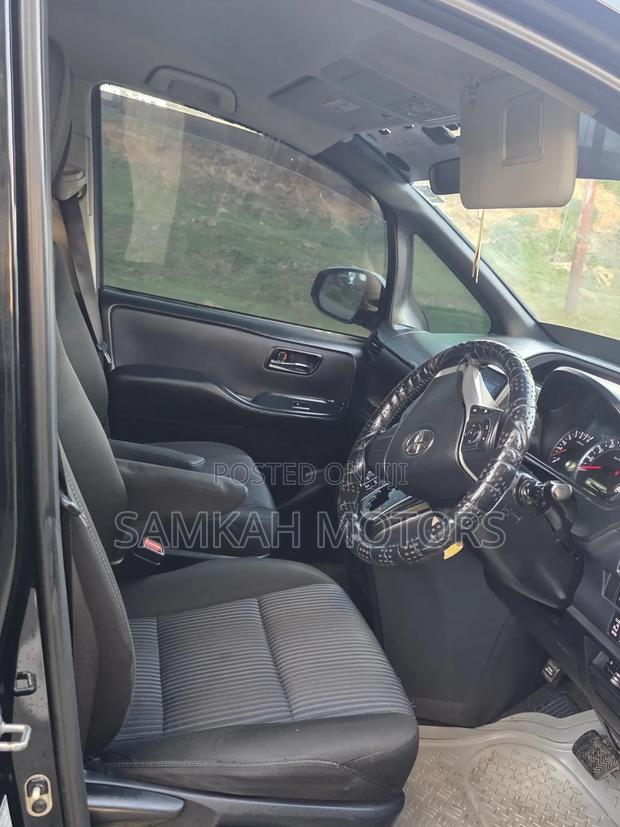 Toyota Noah 2017 Black