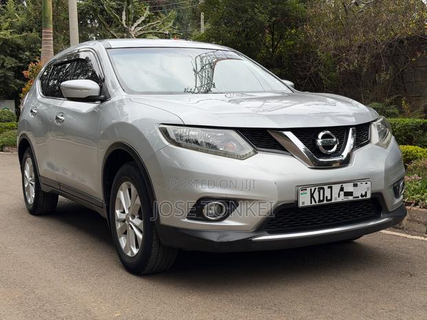 Nissan X-Trail 2.0 Petrol FWD 2015 Silver