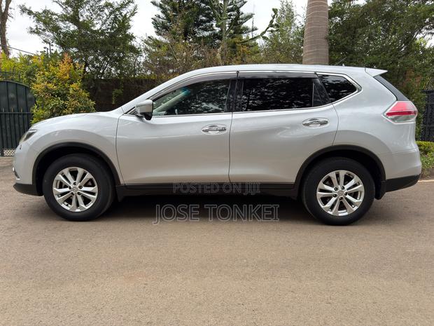 Nissan X-Trail 2.0 Petrol FWD 2015 Silver