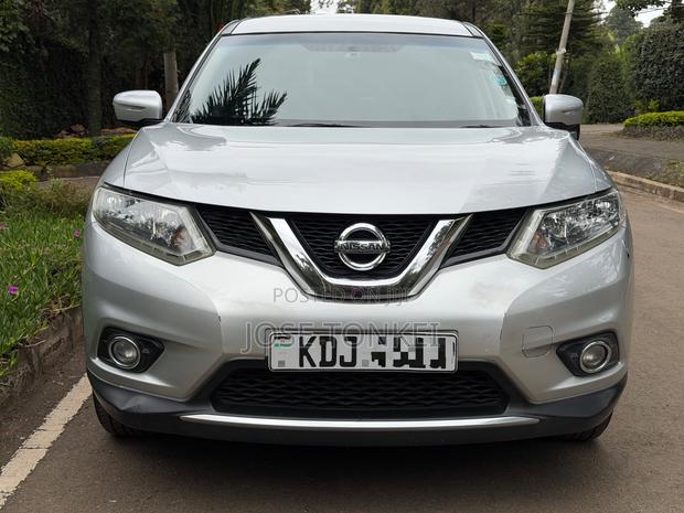 Nissan X-Trail 2.0 Petrol FWD 2015 Silver