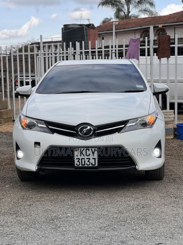 Toyota Auris 2013 White